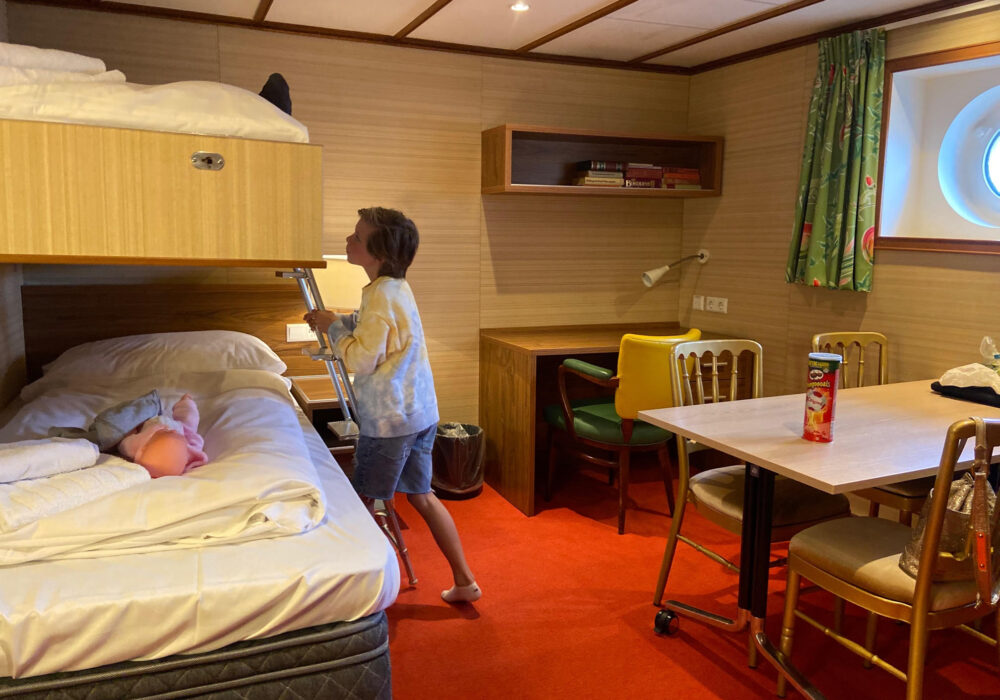 Kids Love Travel: review ss Rotterdam