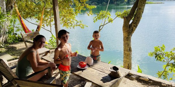 Kids Love Travel: Flores