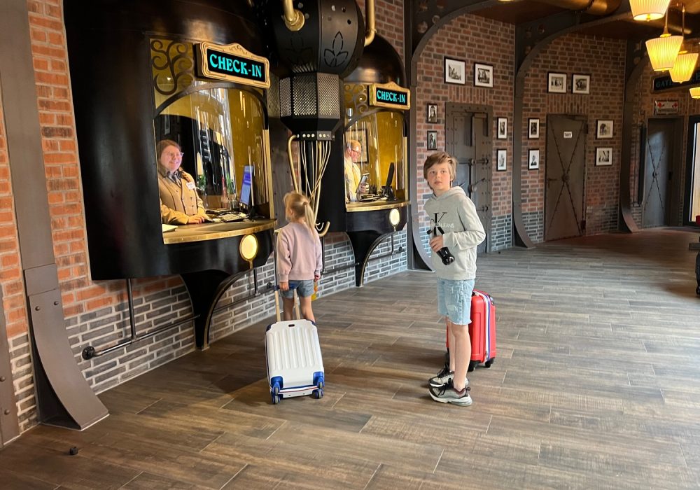 Kids Love Travel: Phantasialand hotel Charles Lindbergh